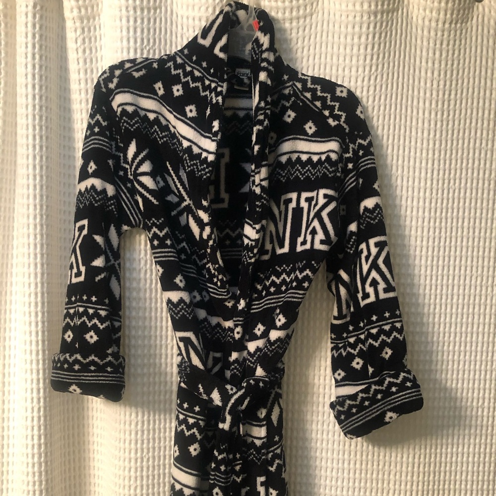 Victoria’s Secret PINK fleece robe, like new! SOFT